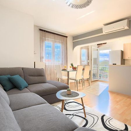 Apartman Andi Apartment Pula Ngoại thất bức ảnh