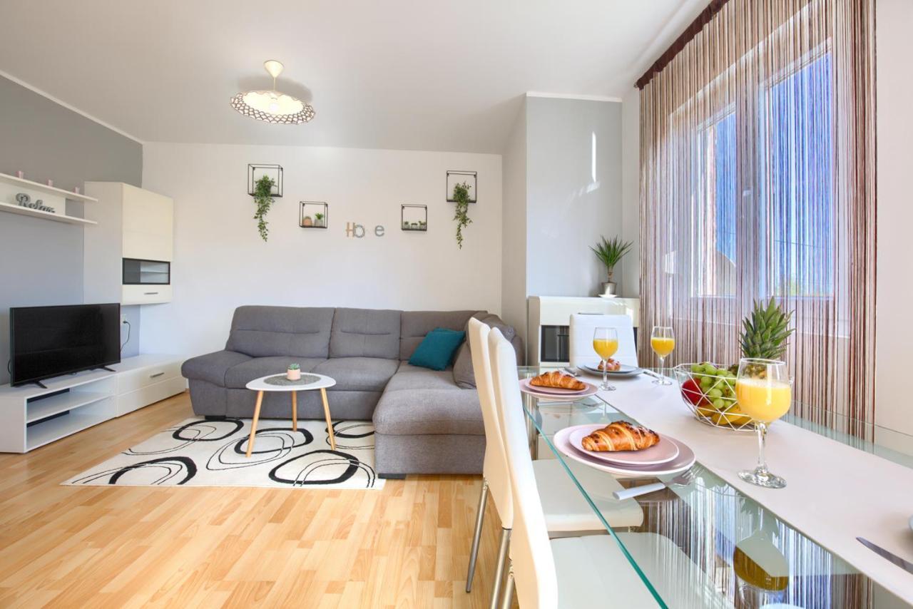 Apartman Andi Apartment Pula Ngoại thất bức ảnh