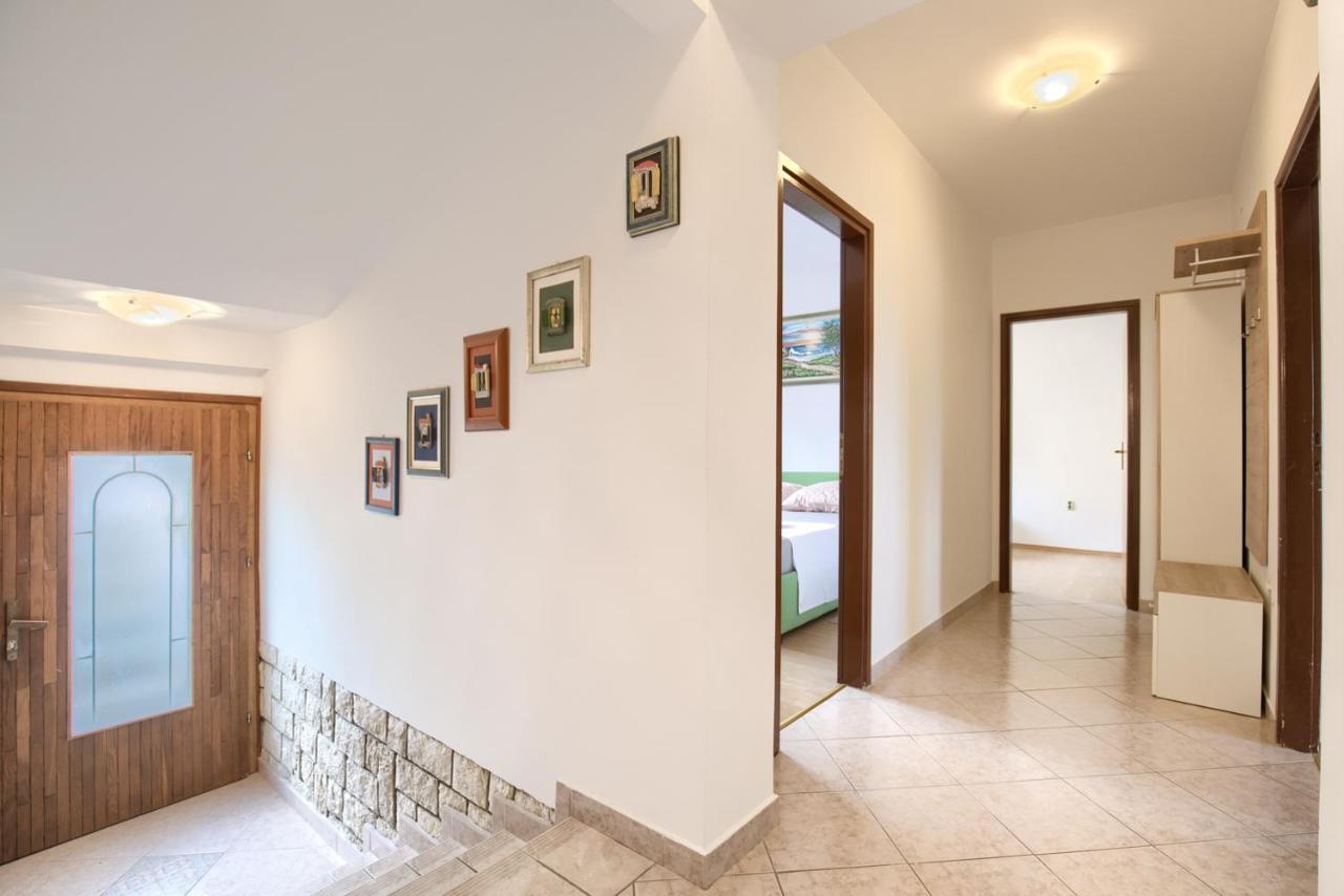 Apartman Andi Apartment Pula Ngoại thất bức ảnh